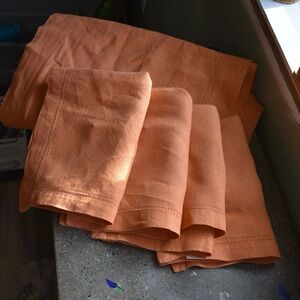 Williams Sonoma 100% Rust Linen Table Runner & Napkin Set of 4